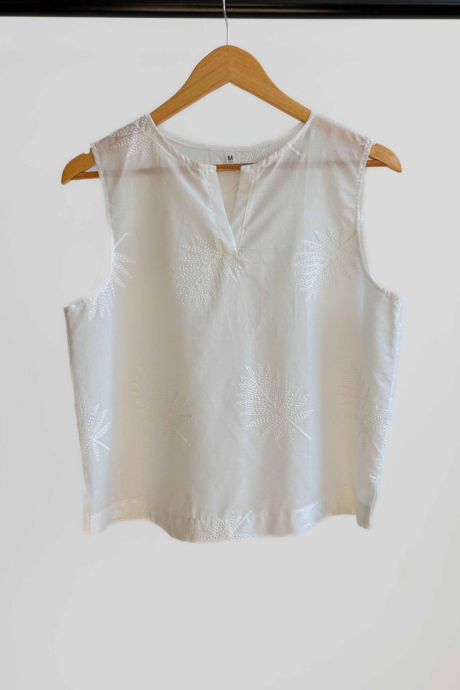 MUSCULOSA JENIFER BORDADA